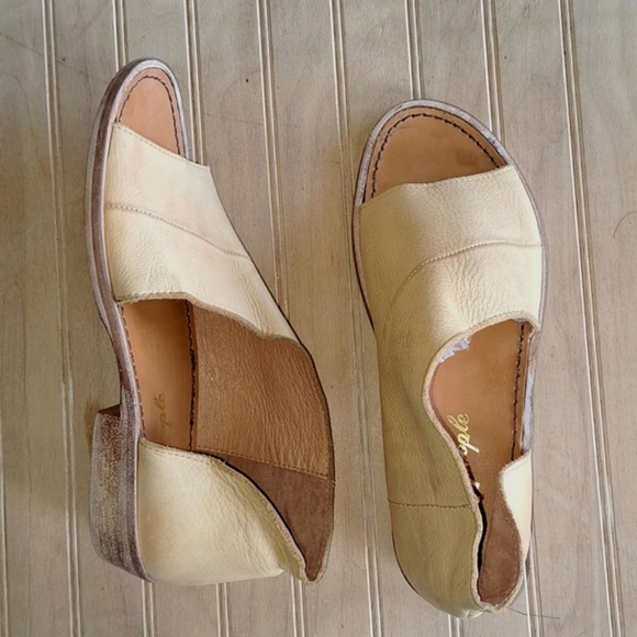 Free People Mont Blance Open Toe Cut Out Soft Leather Sandals Flats Minimalistic - Picture 1 of 7